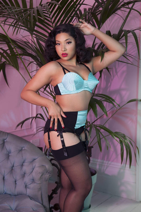 Mint Classic 6 Strap Suspender Belt