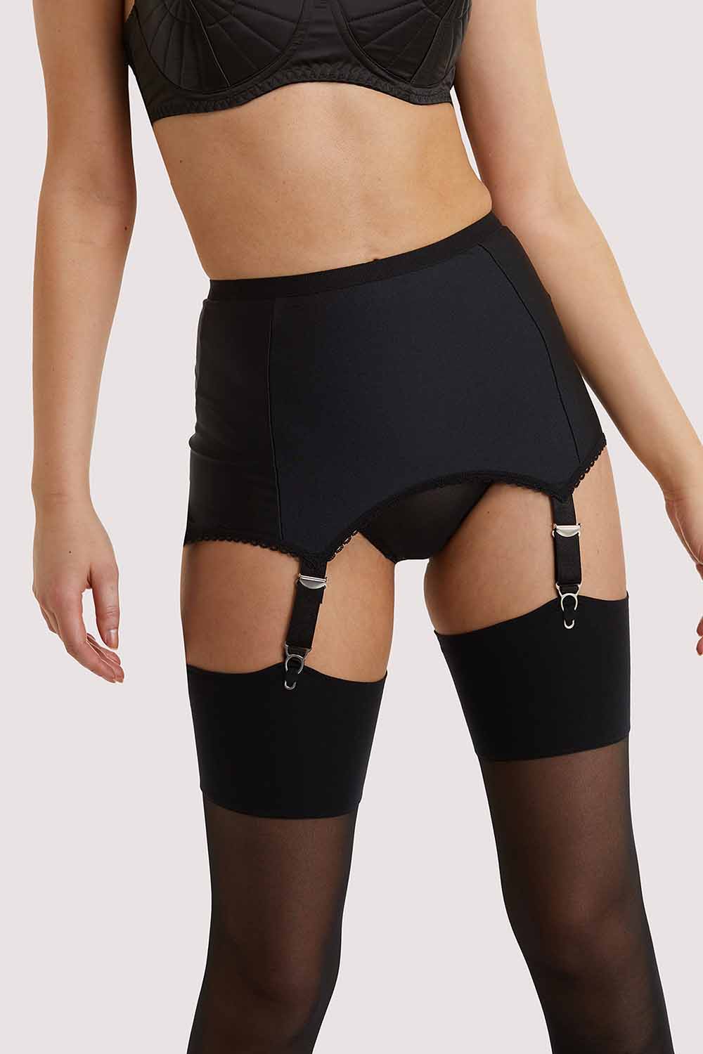Retro Classics 8-Strap Suspender Belt